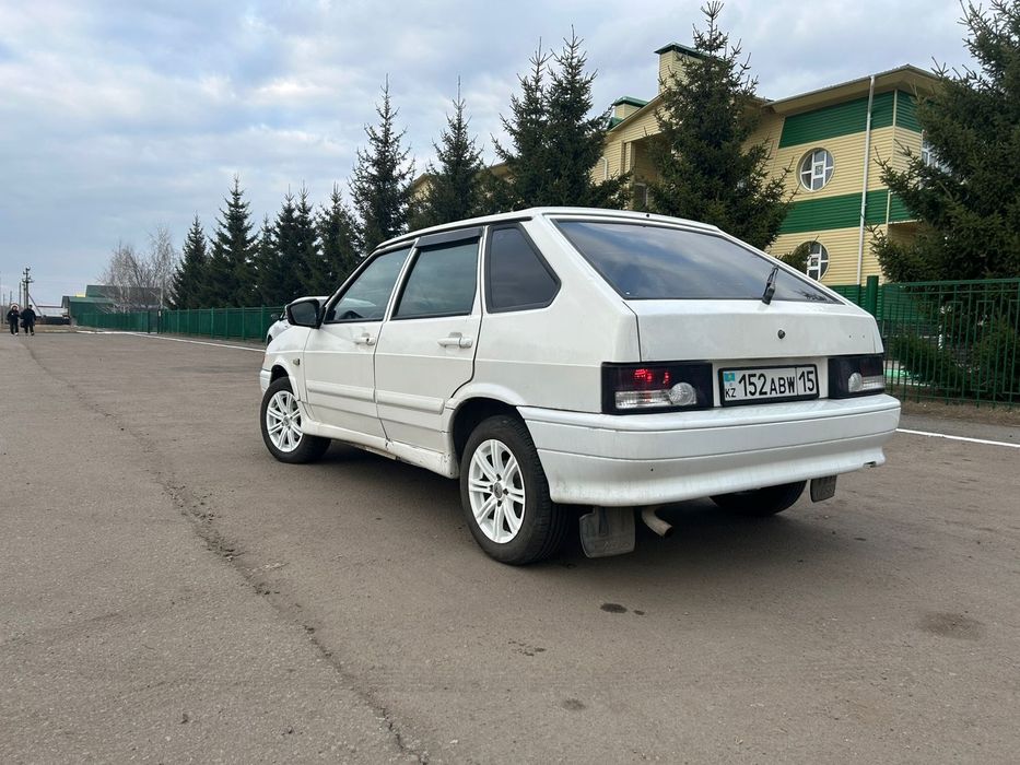 Автомобиль Ваз 2114