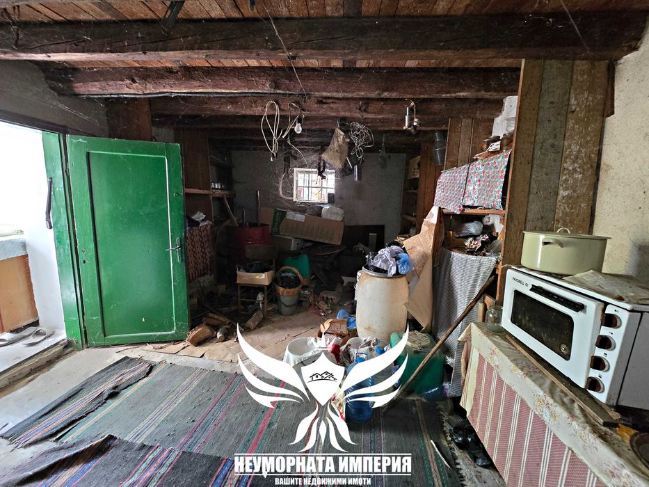 Продавам двуетажна вила/къща 140РЗП с 760кв.м. двор село Новаково