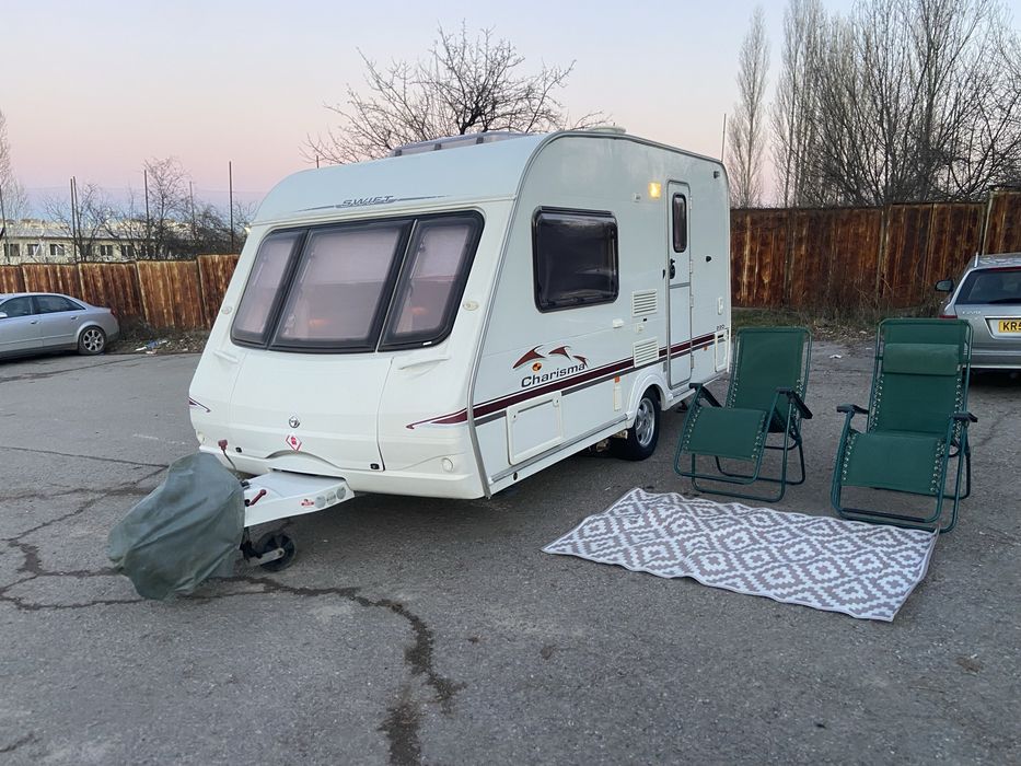 Каравана Swift двуместна