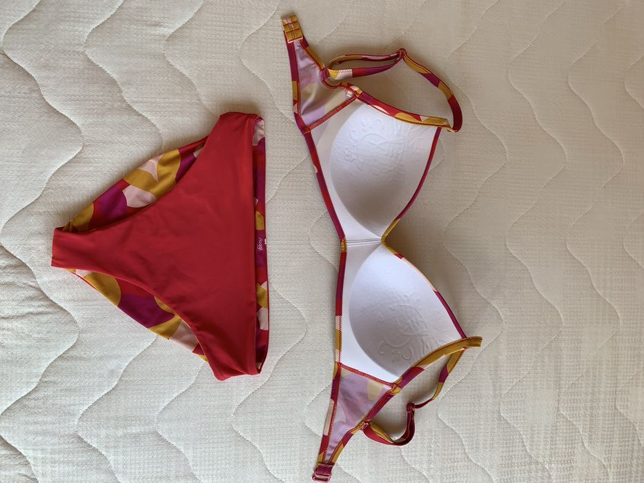 Бански костюм от две части