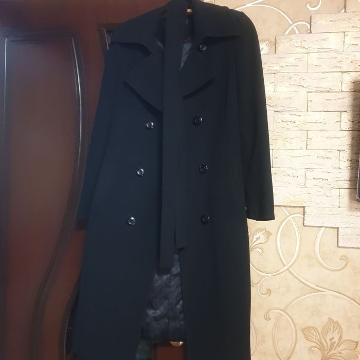 Чёрное пальто б/у , размер 46-48 Турция.