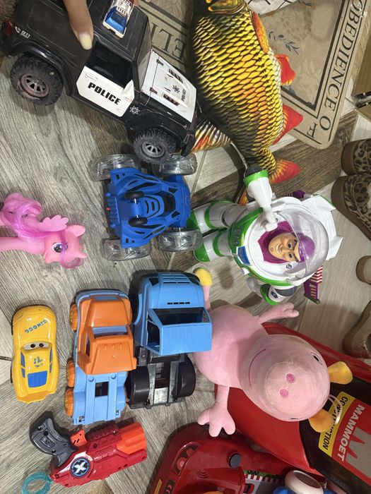 игрушки, кокон для ребенка отдам