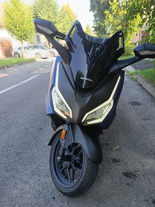 Honda Forza 125,15 cp,