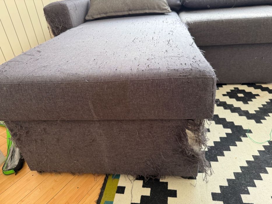 Подарявам захабен диван