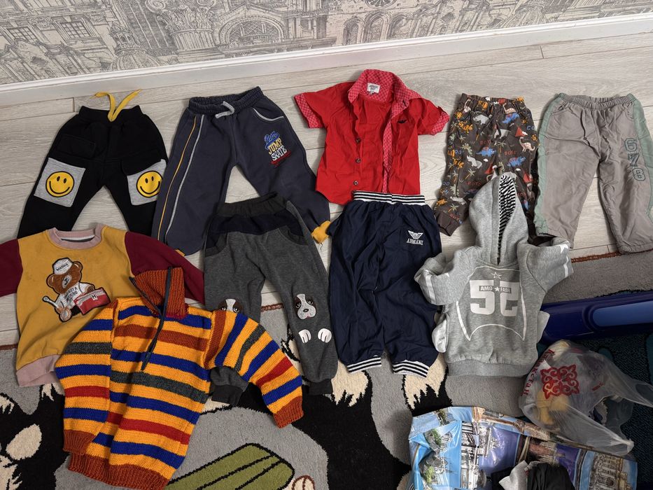Продам детские вещи.