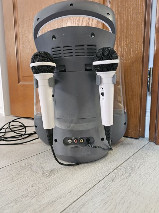 Boxă cu lumini și joc de apă