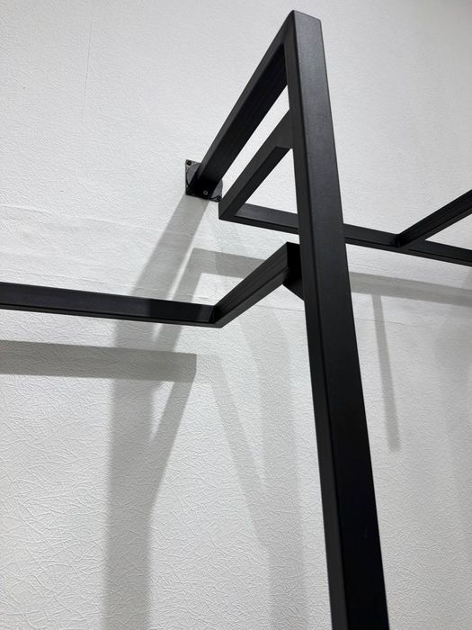 Металлические стойки для магазина