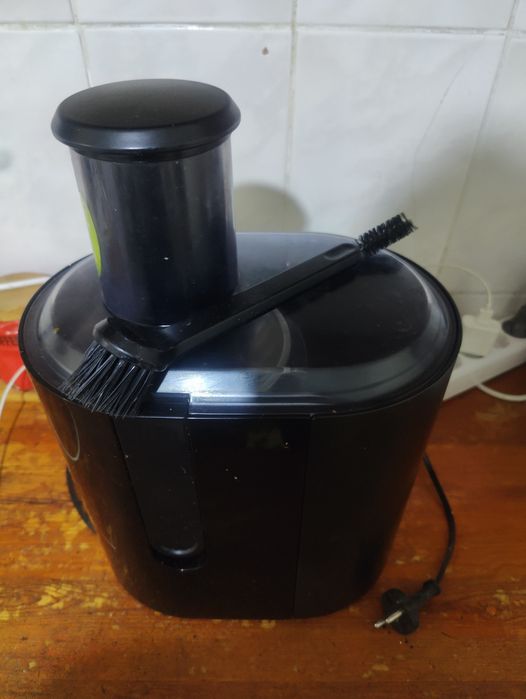 Соковыжималка продам