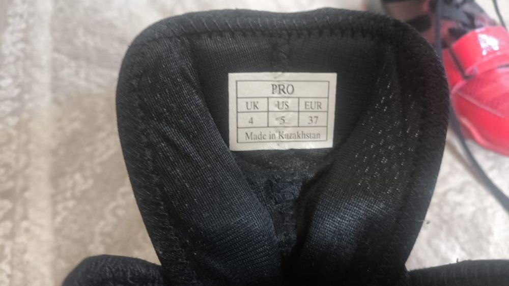 Продам борцовки.
