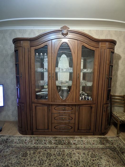 Продам сервант