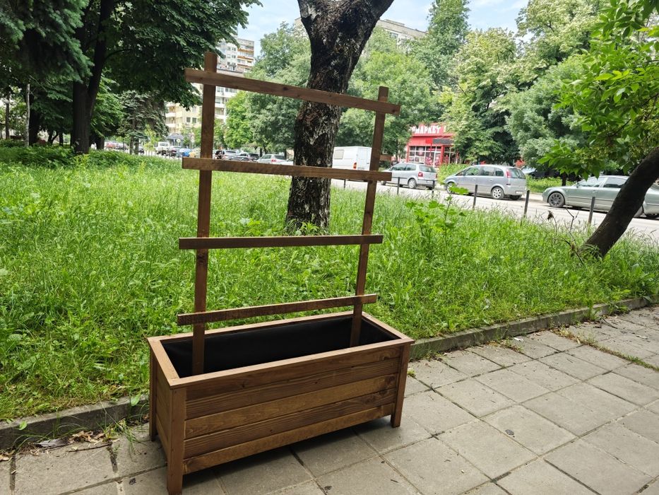 Дървени кашпи, декоративни саксии
