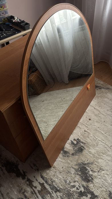 Продам зеркало с тумбой