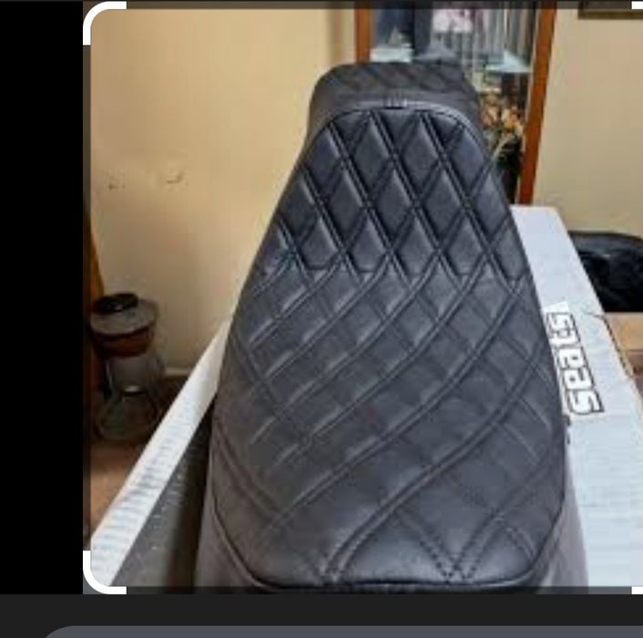 Претапициране на мото седалки