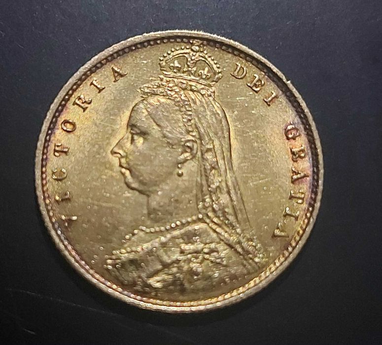 1/2 суверен Виктория със щит