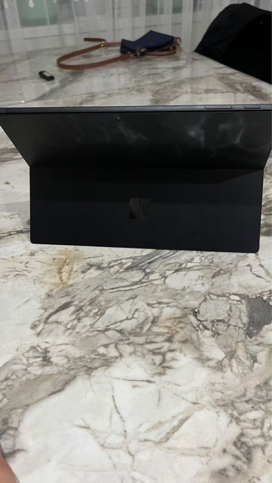 Планшет Microsort Surface Pro 6  256 GB