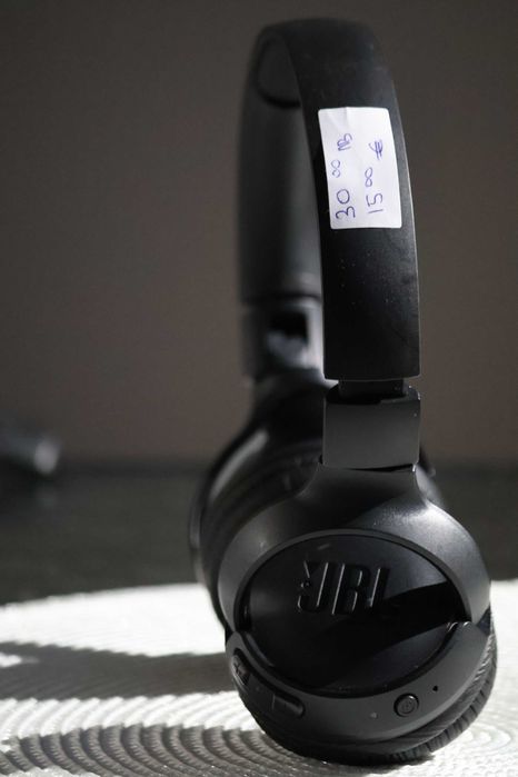 JBL Tune 570BT безжични слушалки