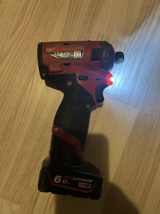 Filetanta milwaukee m12 FQID cu baterie 6ah