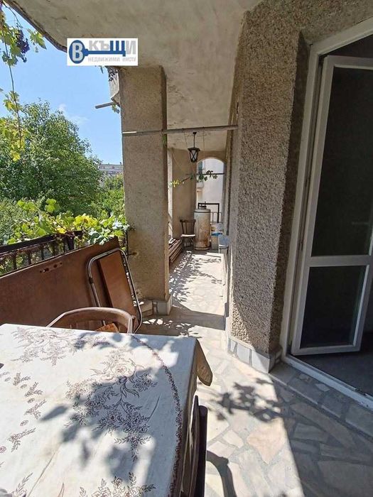 Тристаен тухлен апартамент в кв. Бузлуджа