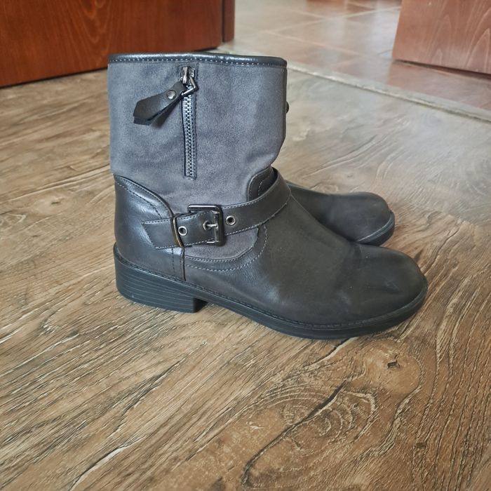 Продавам Дамски  боти