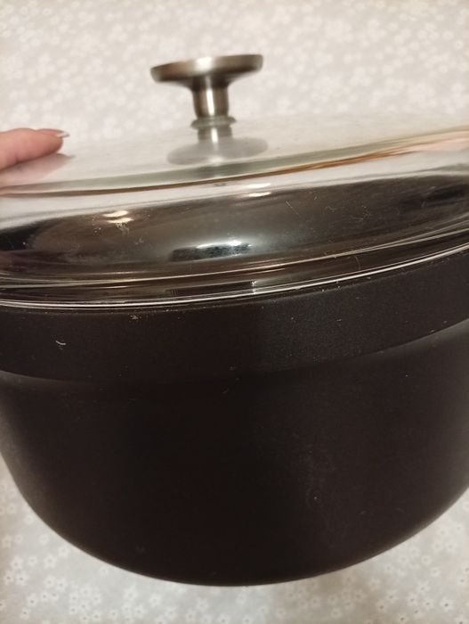 Продам кастрюлю Бергоф
