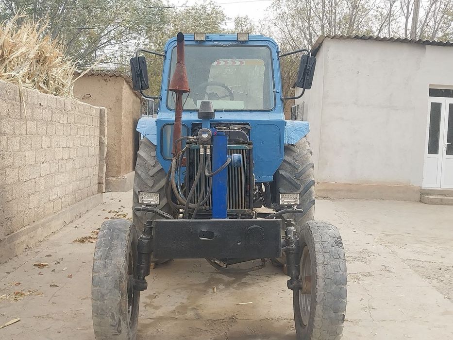 Трактор сотилади ишлаб турибди