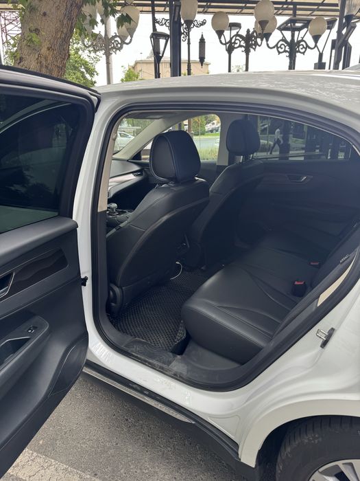 Hongqi eqm 5 ev 2024