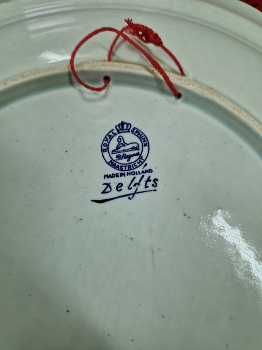 Огромна оригинална антикварна холандска порцеланова чиния за стена