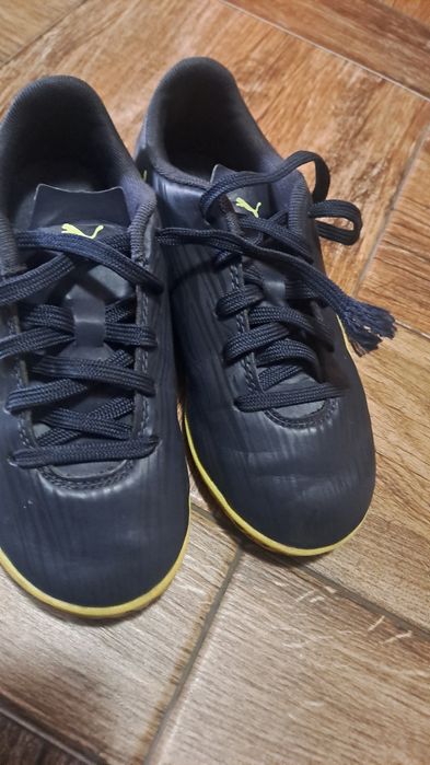 Adidasi puma fotbal