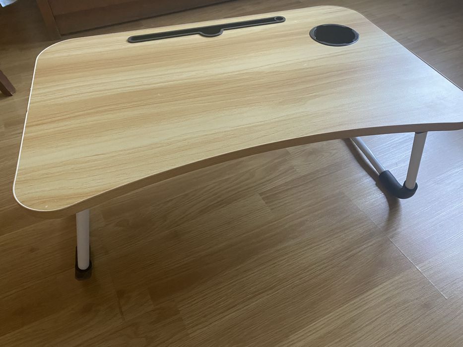 масичка за лаптоп