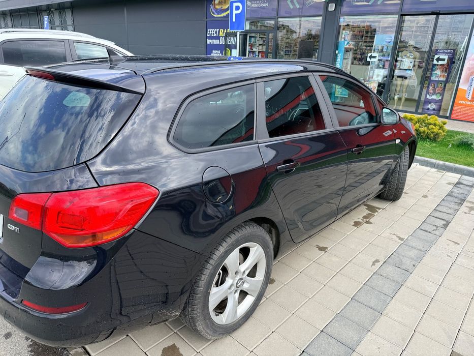 Opel Astra Opel Astra J 1.7 CDTI Sports Tourer - investitii recente