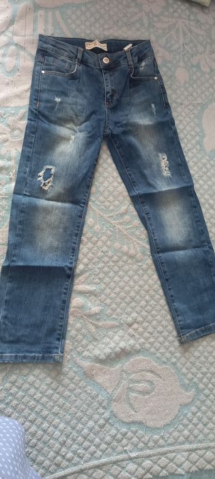 Продам детские джинсы