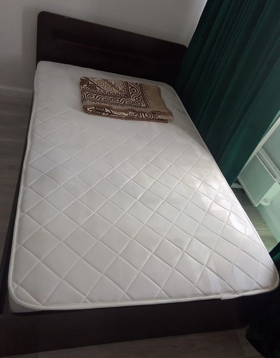 Кровать+матрас+2 одеяло