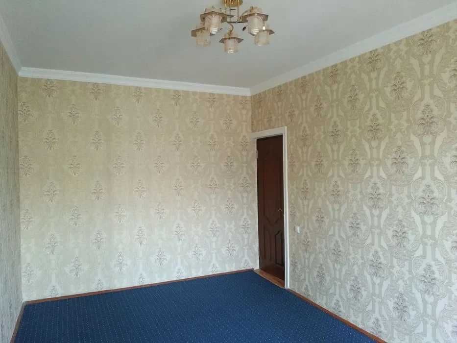 Karaqamish2\4 da 3 xonali kvartira zudlik bilan sotiladi !