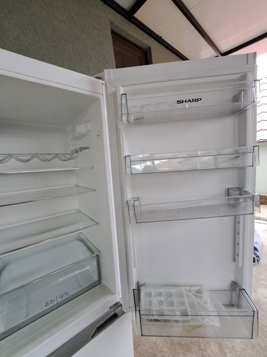 Combină frigorifică Sharp