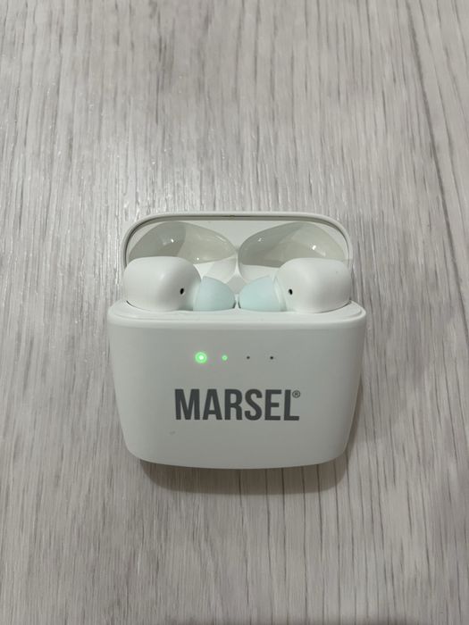 Продам наушник Marsel J8