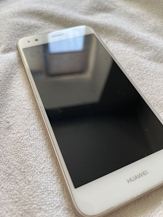 смартфон huawei в хорошем состоянии