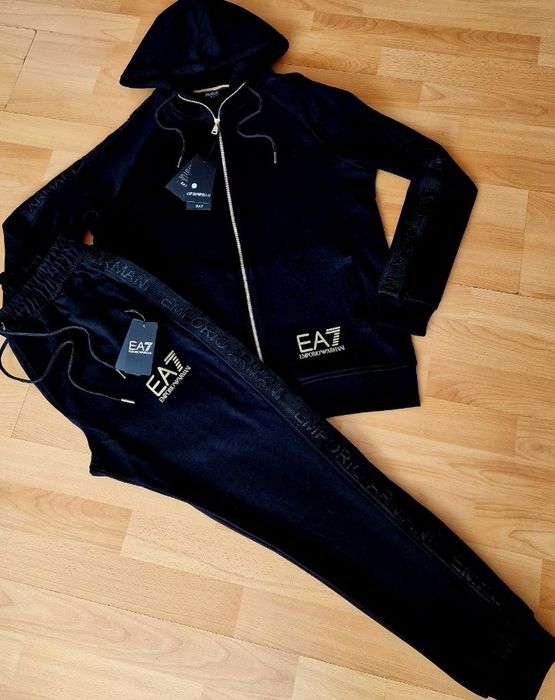 Treninguri bărbați Armani,bumbac,logo auriu,marimi diverse