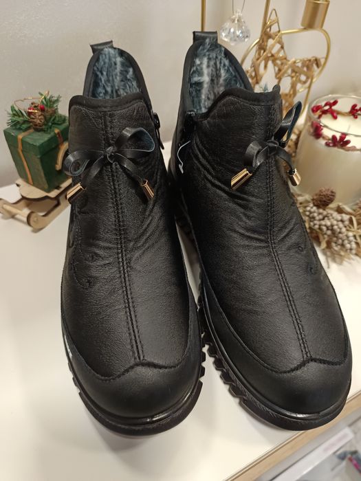 Дамски спортни боти