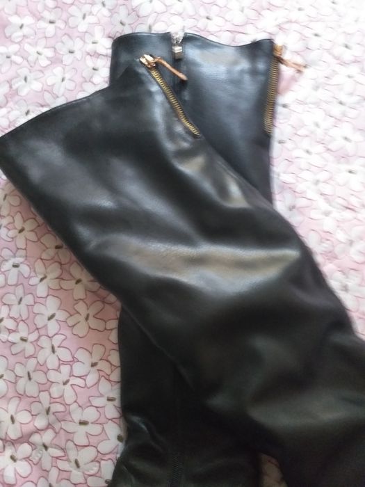 Продаю длинные сапоги (ботфорты)