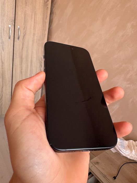 Iphone 15 256gb черен