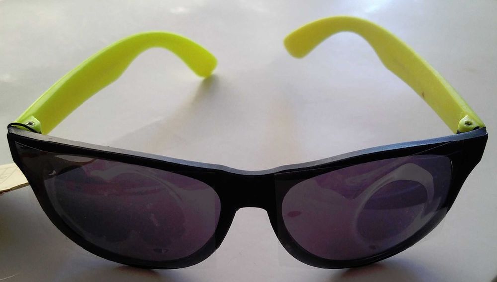 Слънчеви Очила, Ретро Дизайн, Неон Жълт/Черни дръжки=5 бр. за 8 €.!