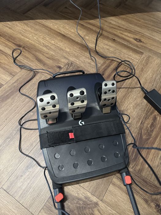 Logitech G923 PS4/PS5 + Playseat Challenge Actifit