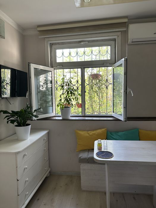 Qizlarga kvartira Novza metro