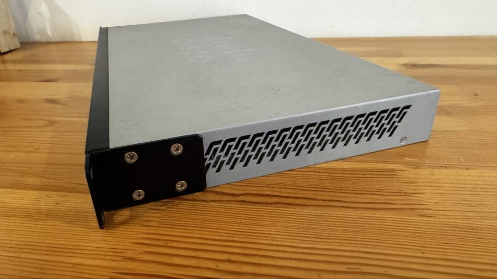 Cisco SG200-50 – 50-портов Gigabit Smart Switch