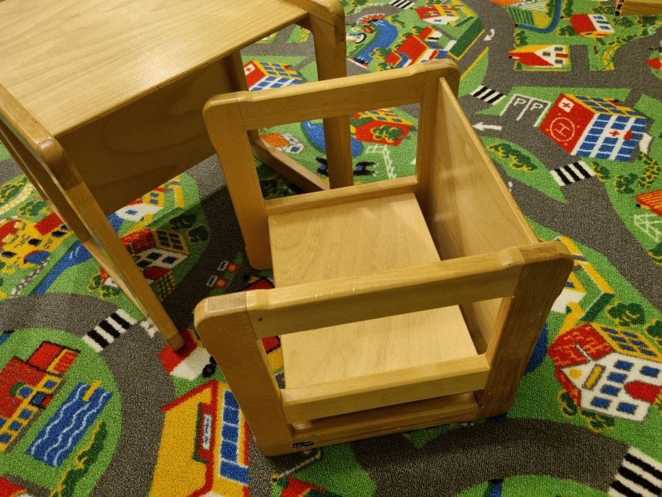 Set mobilier masa si scaun pentru copii Montessorii, lemn, stare buna