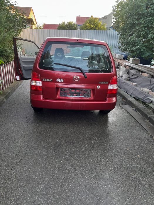 Vand mazda din 2001