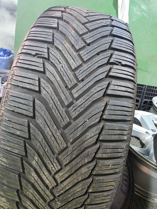 2 бр зимни 225/50/17 Michelin дот 2020г