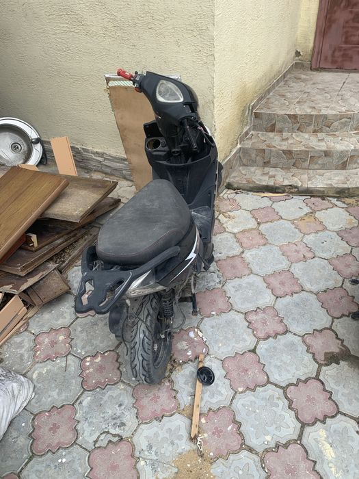 Мопед gts150 не на ходу 2шт. Черный и белый