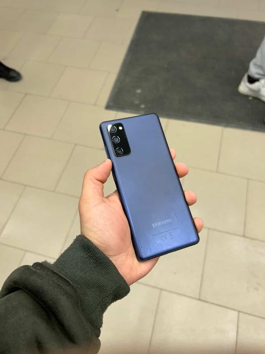 Vând samsung s20 fe 5g