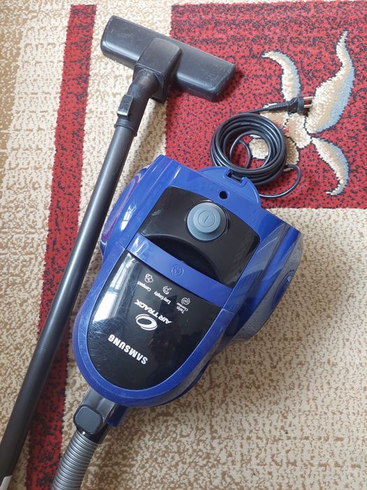 Продается пылесос. в отличном состоянии.